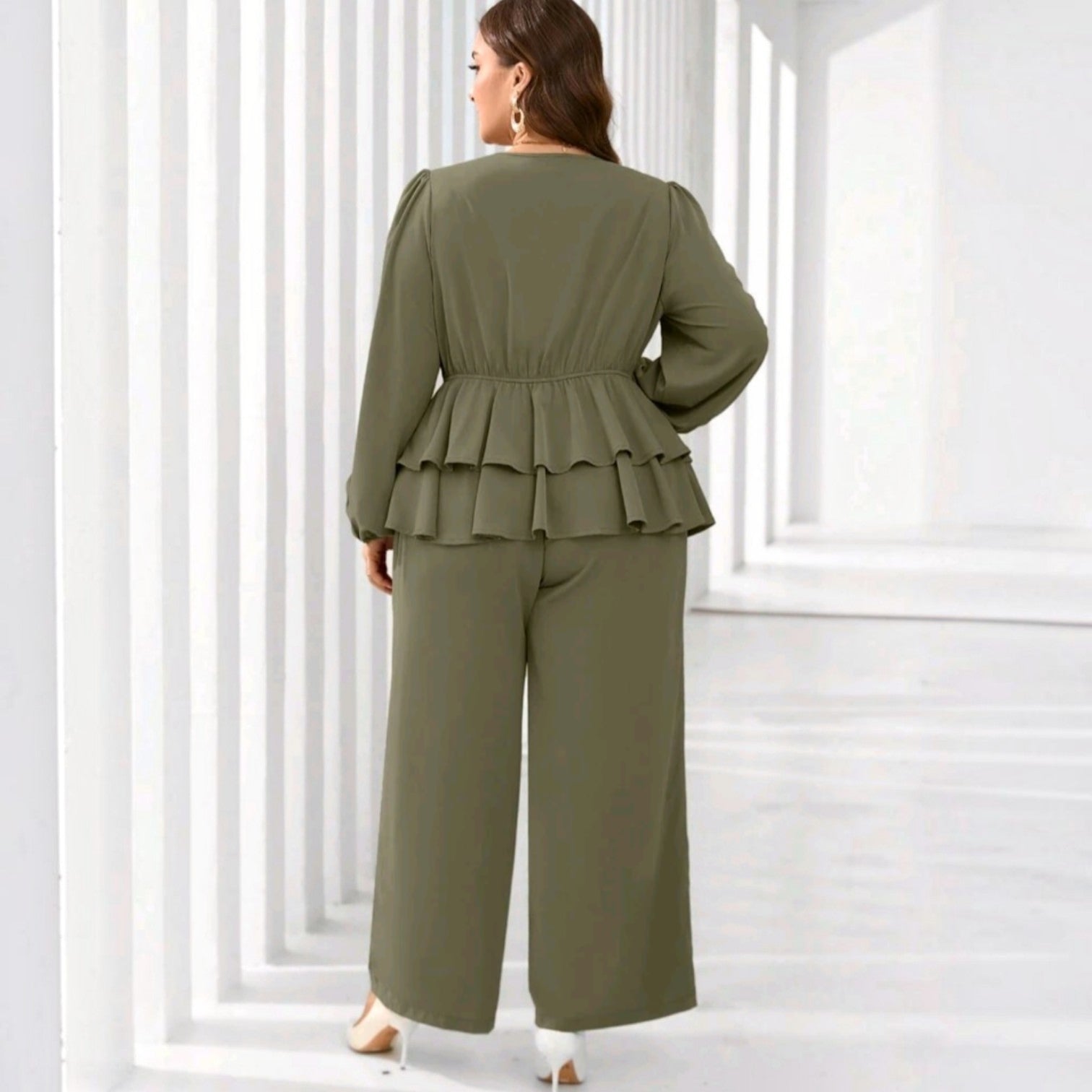 Conjunto de dos piezas Ibravacr verde oliva con blusa de volantes y pantalón recto de tiro alto para mujer