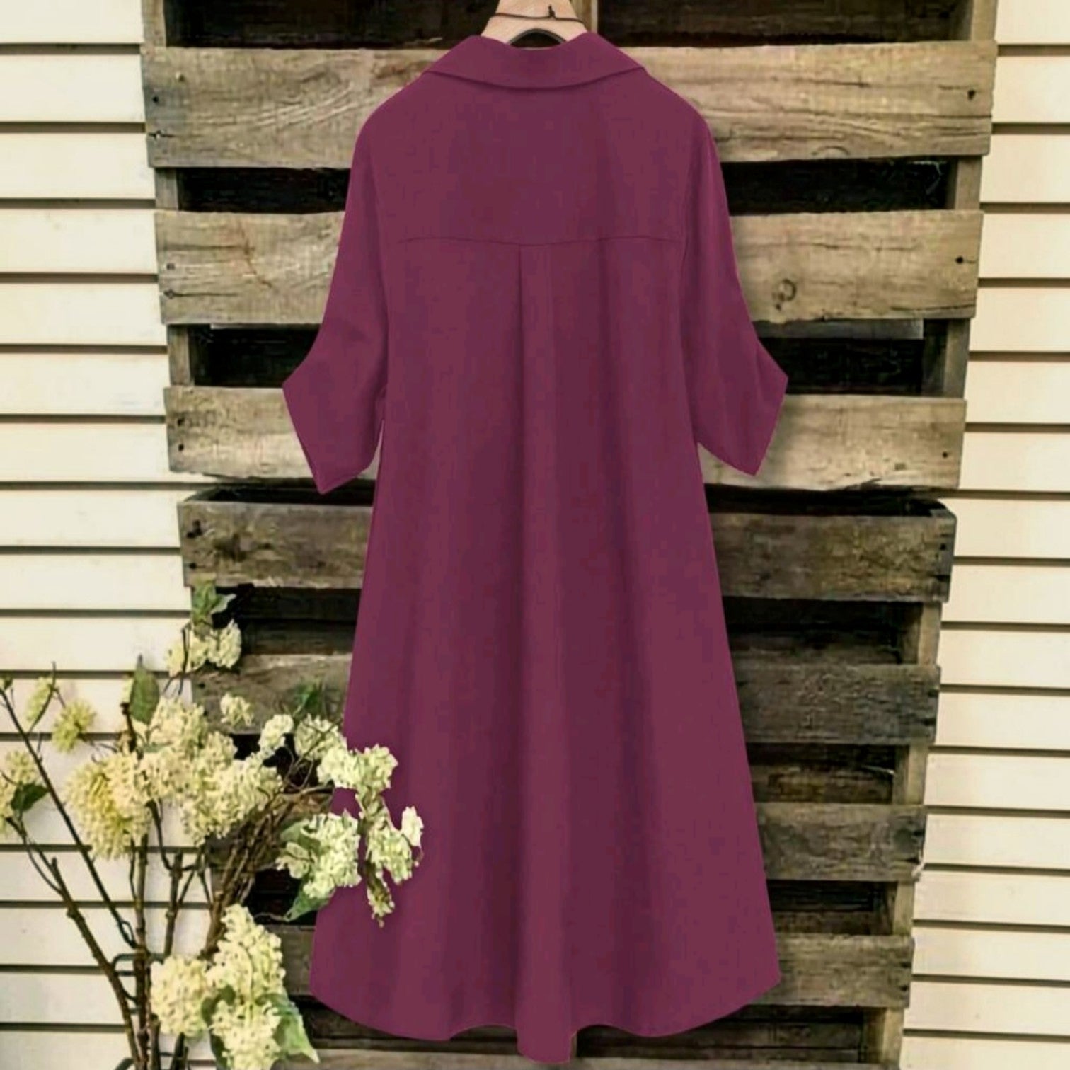 Vestido midi Ibravacr color burdeos con cuello camisero y mangas tres cuartos en tela ligera y fluida